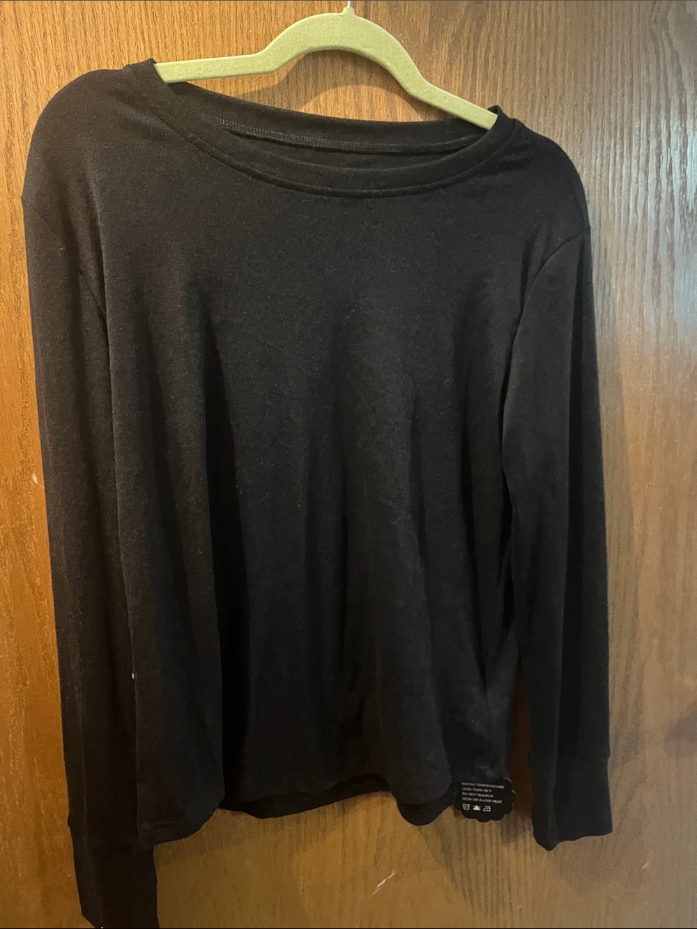 Everyday Long Sleeve Tee - Black with thumb hole sleeves
